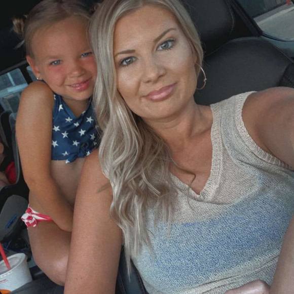 Meet your Posher, Kristin - Picture 1 of 1